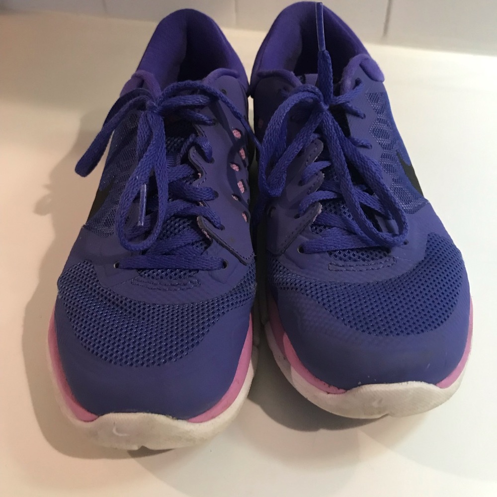 Nike Women’s Flex Size 7